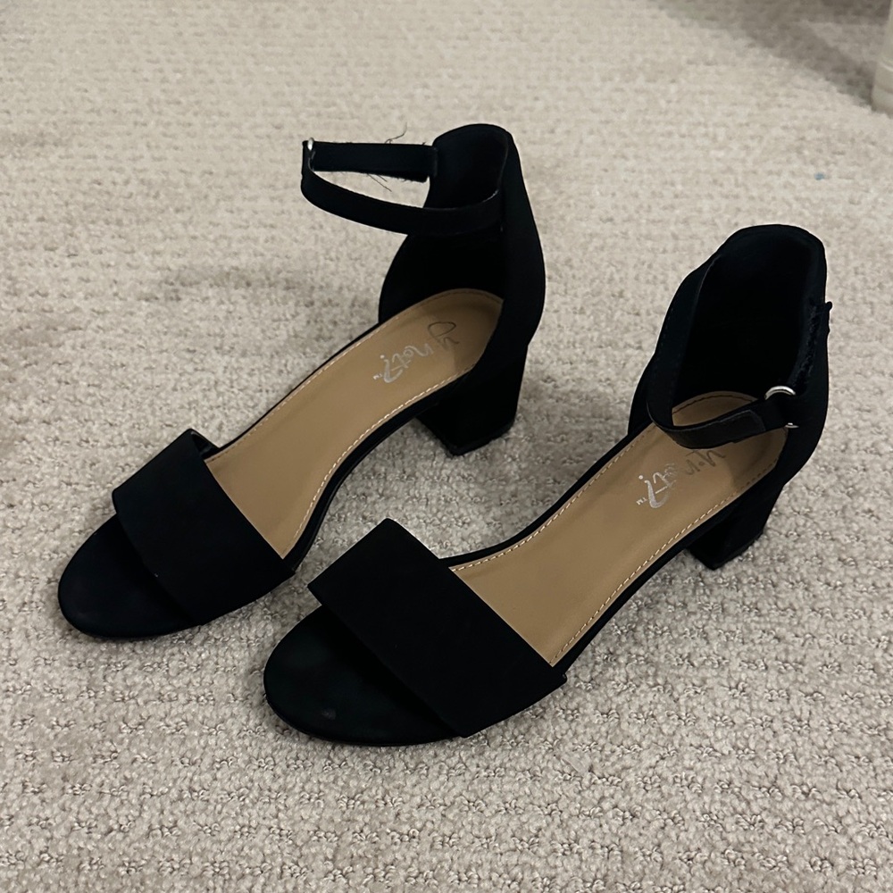 Elegant Black Women's Heeled Sandals